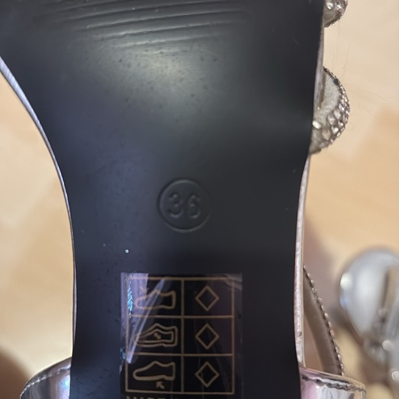 Elegant Silver Strappy Women's Heels - Picture 4 of 4